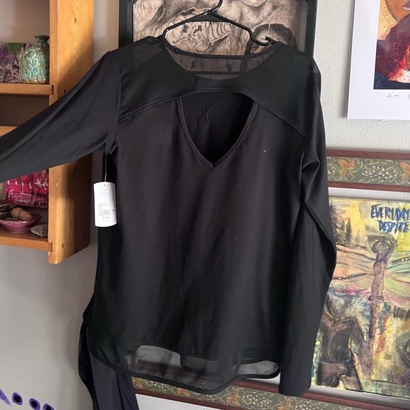 LOT OF 6- workout gym clothes medium/large - Picture 4 of 12